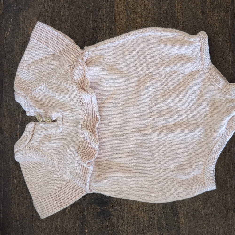 Fin & Vince Pink Ruffled Knit Baby Romper - Picture 3 of 4